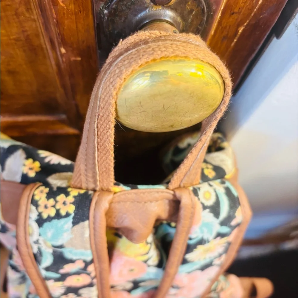 Candie’s 90s Floral Backpack